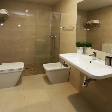 Turisticos Puente Portal 4 Bajo -a סלאמנקה